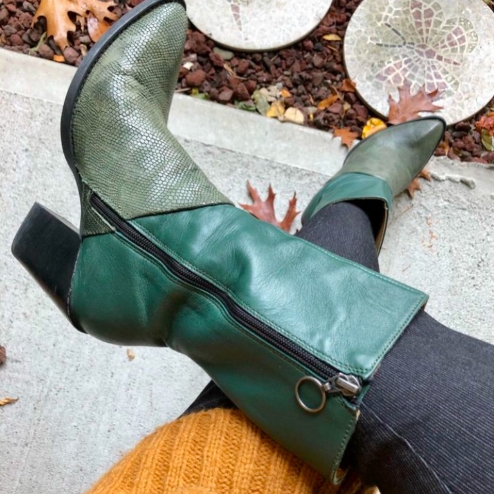 ⭐️ John Fluevog, Size 6 1/2 “Room 203” Green Women's Cowboy Style Boots. RARE ! - Picture 10 of 16